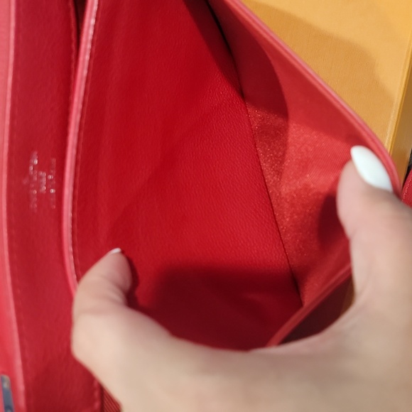 Authentic Louis Vuitton Lockme II BB Poppy chained bag - Picture 14 of 16